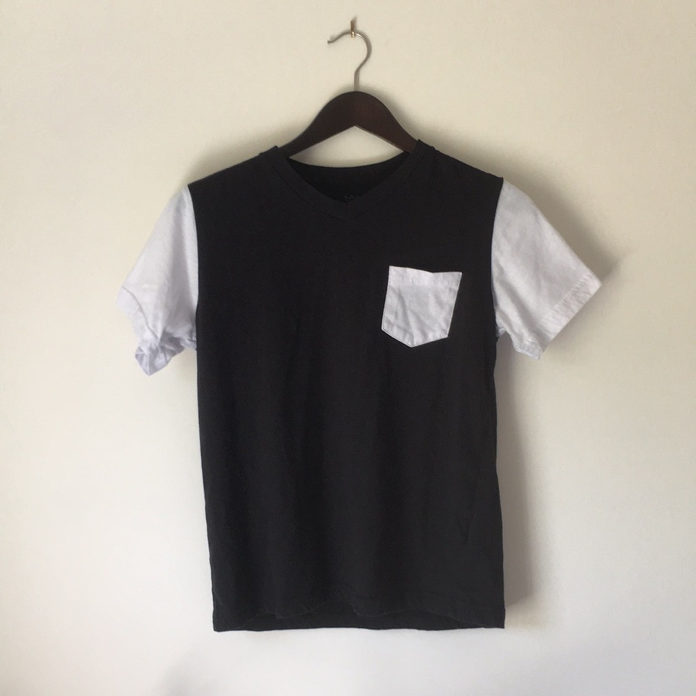 Black & White Color Block Tee | Size: fits like S